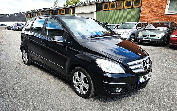 Mercedes-Benz B180