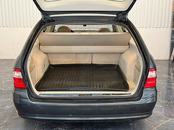 Mercedes-Benz E200 5 of 5