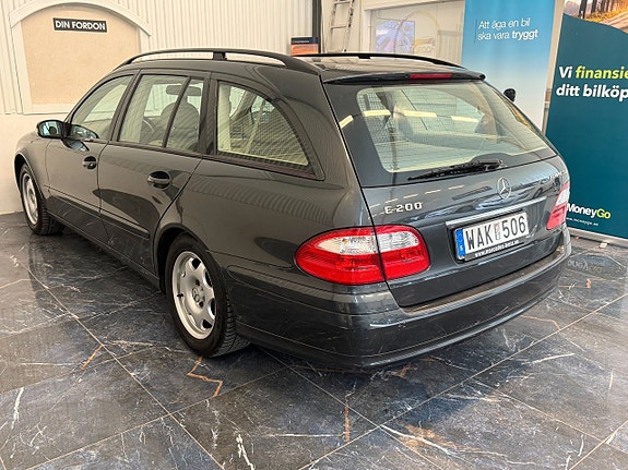 Mercedes-Benz E200 7 of 14