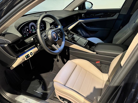 Porsche Panamera 4 6 of 11