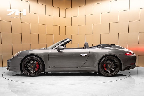 Porsche 911 2 of 5