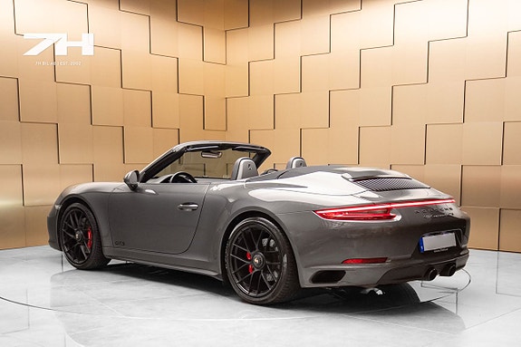 Porsche 911 3 of 5