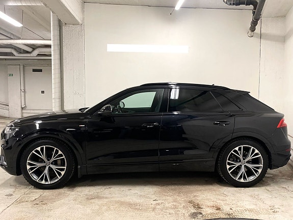 Audi Q8 3 of 5