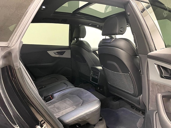 Audi Q8 17 of 20
