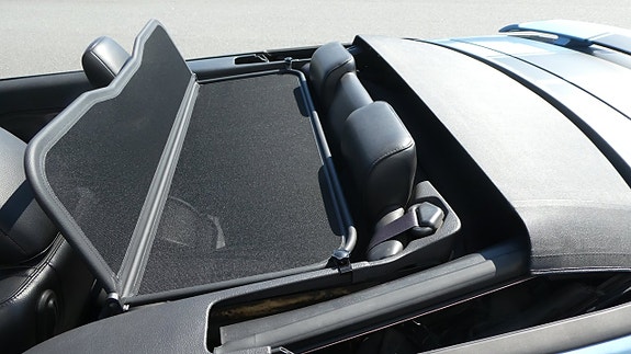 Ford Mustang 2 of 6