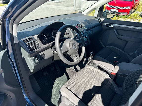 Volkswagen Touran 14 of 19
