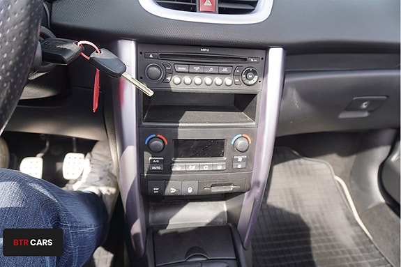 Peugeot 207 9 of 11