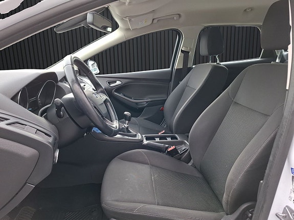 Ford Focus 9 of 17
