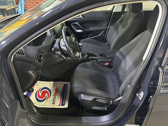 Peugeot 308 SW 8 of 17