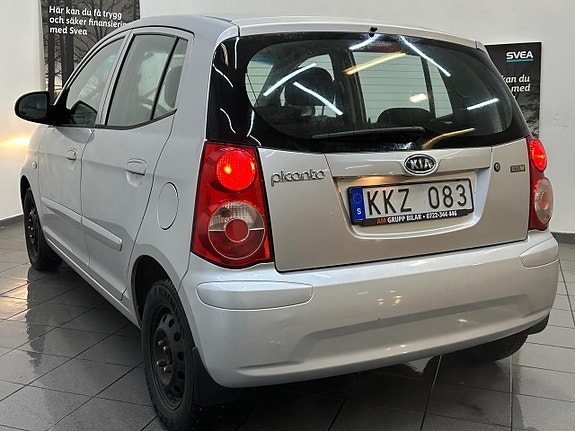 Kia Picanto 12 of 12
