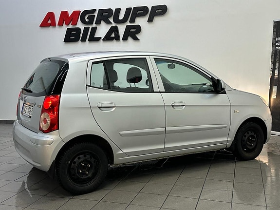 Kia Picanto 10 of 12