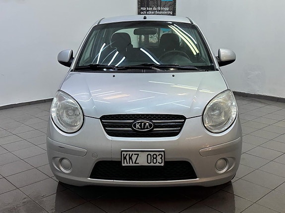 Kia Picanto 7 of 12