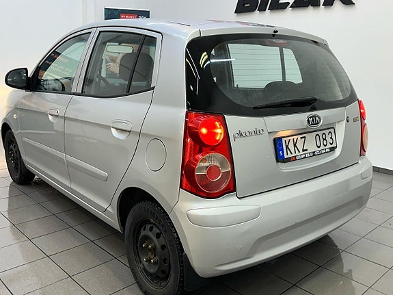 Kia Picanto 11 of 12