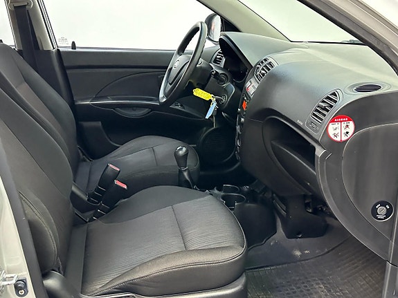 Kia Picanto 9 of 12