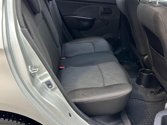 Kia Picanto 6 of 12