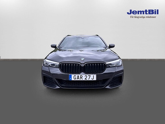 BMW 530e 2 of 5
