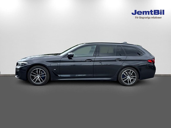 BMW 530e 4 of 5