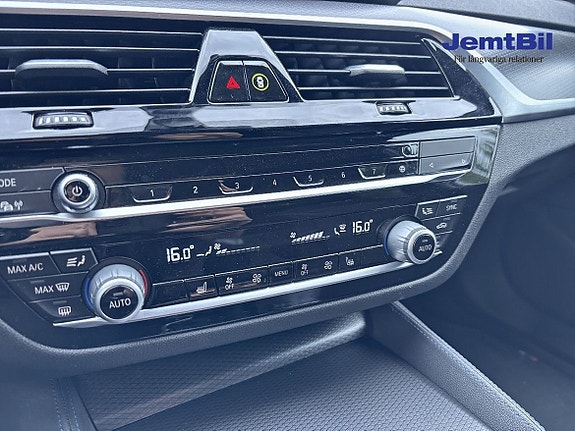 BMW 530e 13 of 16