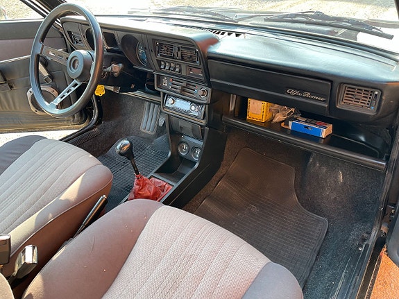 Alfa Romeo Alfasud 17 of 17