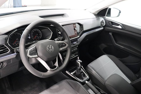 Volkswagen T-Cross 4 of 6