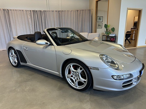 Porsche 911 Carrera 8 of 22