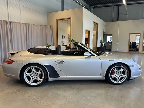 Porsche 911 Carrera 9 of 22