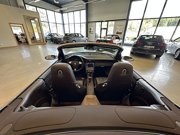 Porsche 911 Carrera 14 of 22
