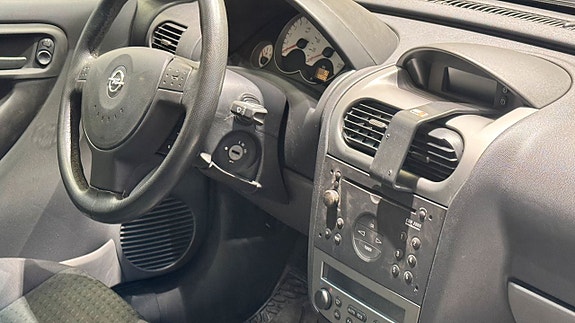 Opel Corsa 16 of 17