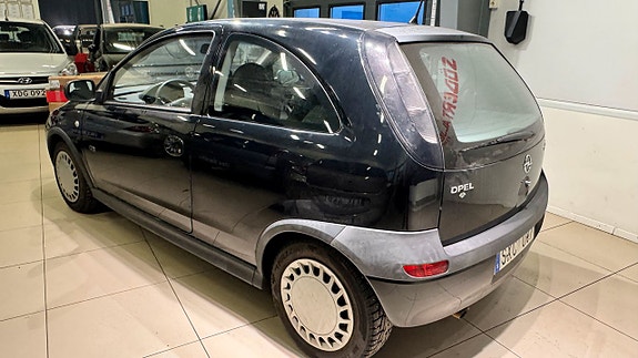 Opel Corsa 11 of 17