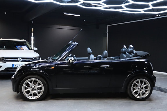 MINI Cooper 4 of 5