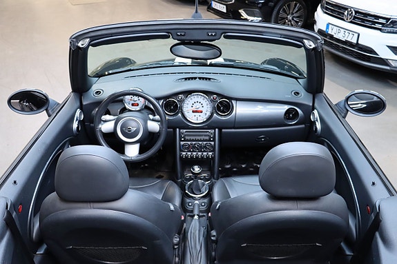 MINI Cooper 16 of 18