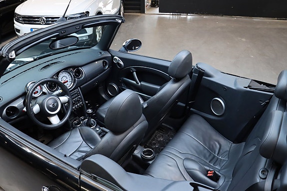 MINI Cooper 15 of 18