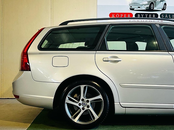 Volvo V50 5 of 21