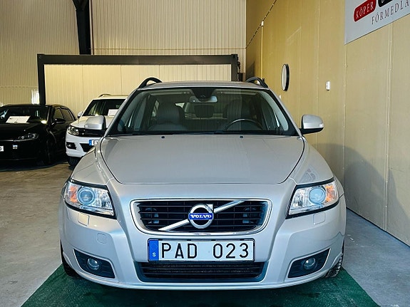 Volvo V50 3 of 21