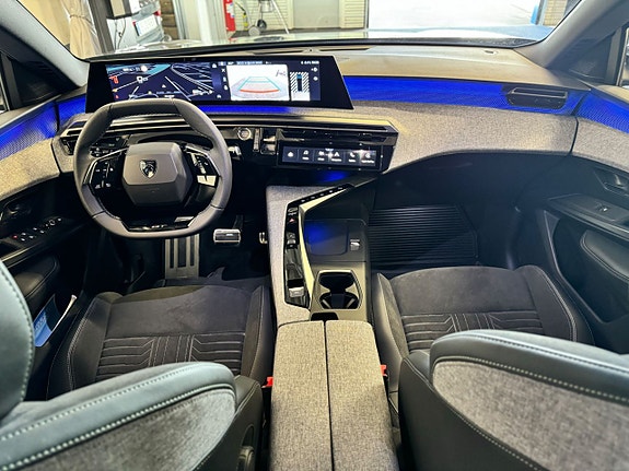 Peugeot e-3008 4 of 4