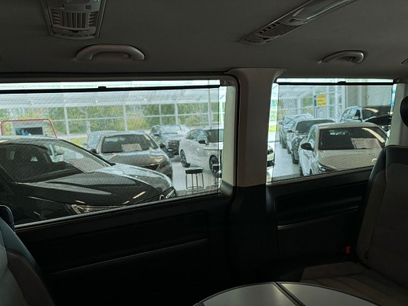 Volkswagen Multivan 26 of 26