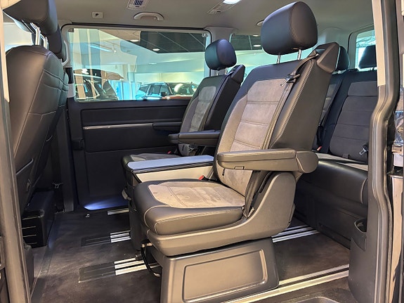 Volkswagen Multivan 9 of 26