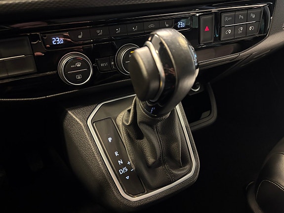 Volkswagen Multivan 20 of 26