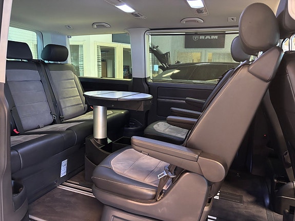 Volkswagen Multivan 13 of 26