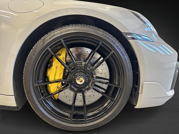 Porsche 911 17 of 29