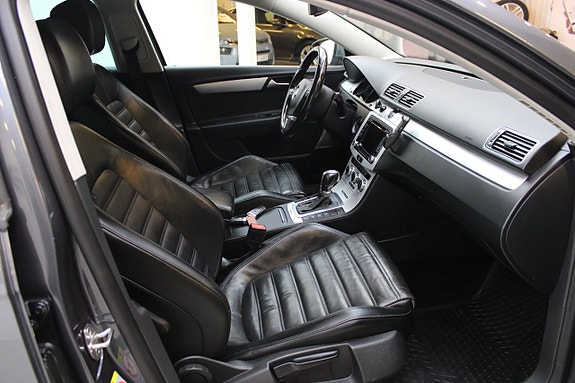 Volkswagen Passat Alltrack 7 of 11