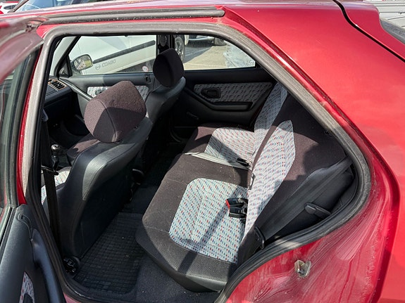 Peugeot 306 4 of 5