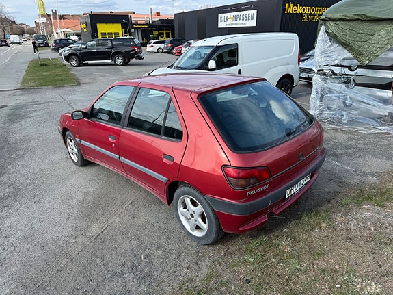 Peugeot 306 2 of 5
