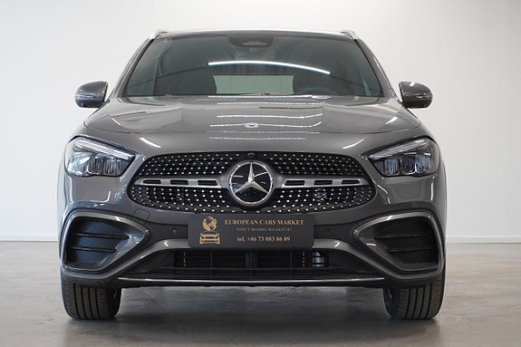 Mercedes-Benz GLA200 3 of 10