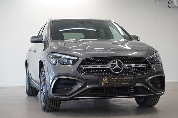 Mercedes-Benz GLA200 2 of 10