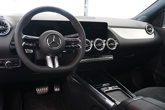 Mercedes-Benz GLA200 9 of 10