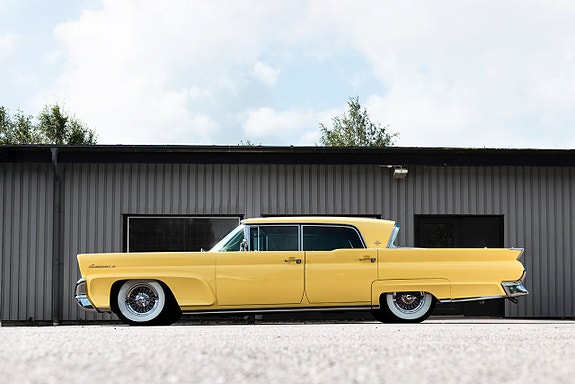 Lincoln Continental Mark III 4 of 5