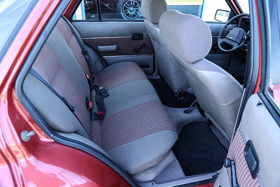 Ford Escort 14 of 15