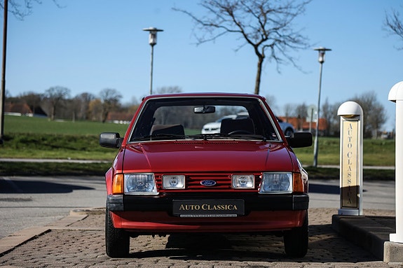 Ford Escort 3 of 5