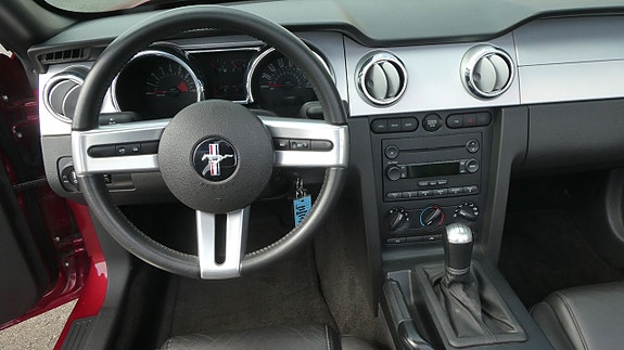 Ford Mustang 14 of 30